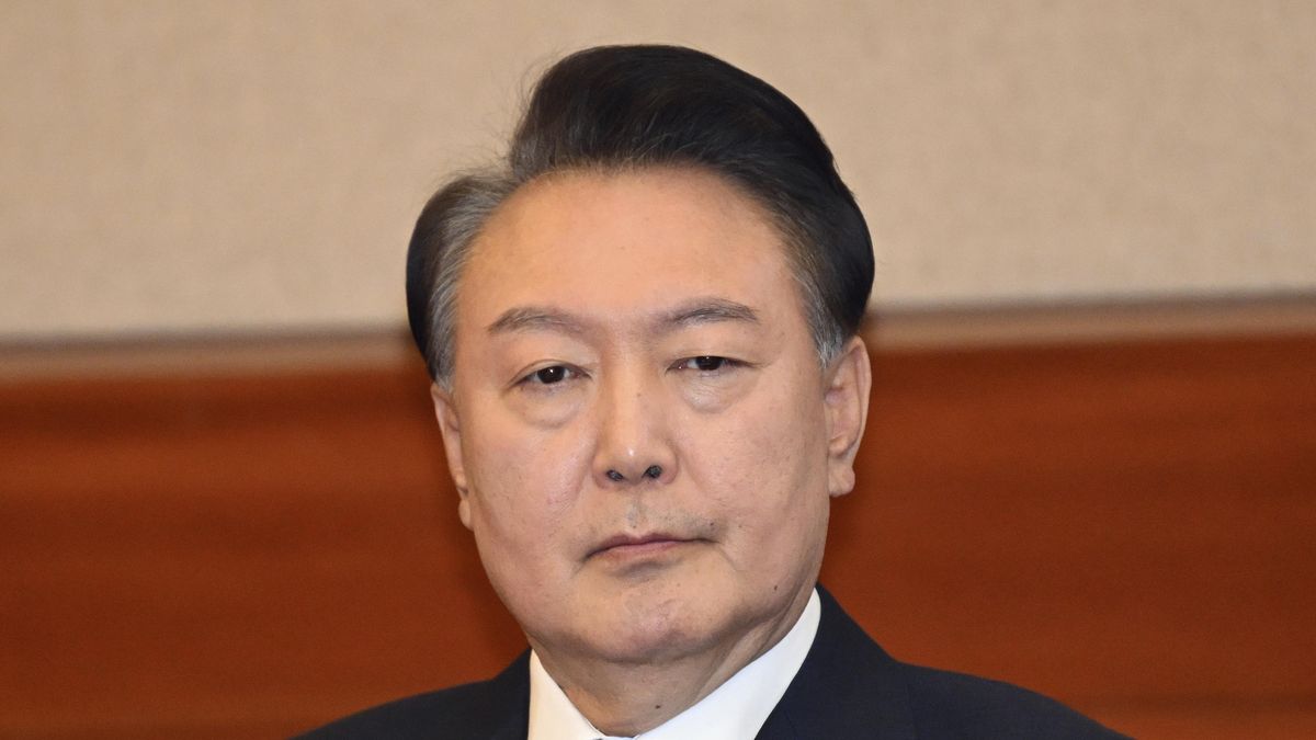 Smrt za stanné právo. Prokuratura žádá pro jihokorejského exprezidenta nejvyšší trest